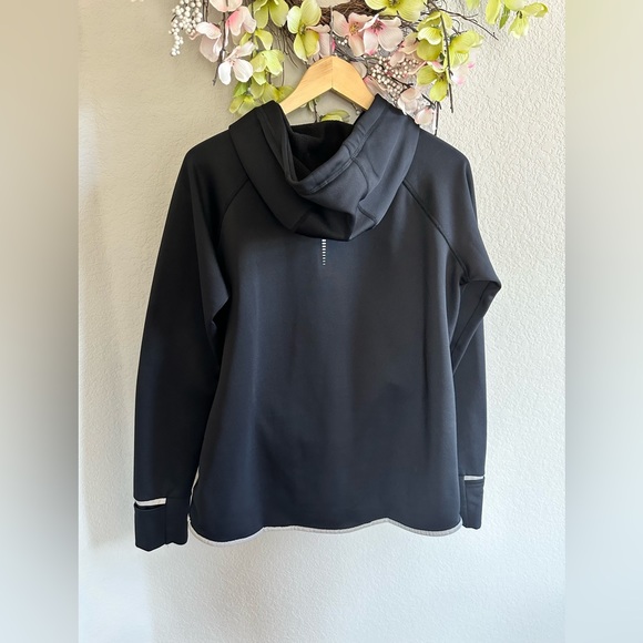 Gap fit woman’s hooded black sweater, size medium - Picture 4 of 6